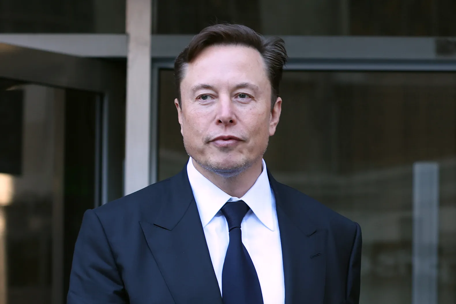 example_images/elon-twitter-new-ceo.webp
