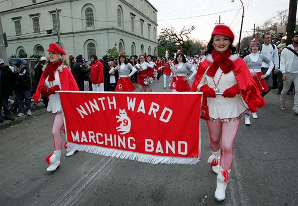 datasets/images/val/0--Parade/0_Parade_marchingband_1_359.jpg